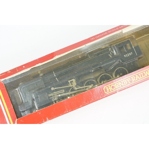 82 - Five boxed Hornby OO gauge locomotives to include R099 LNER A4 Class Loco Silver Fox, R330 BR 2-10-0... 