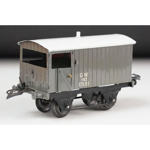 84 - Two boxed French Hornby O gauge Voiture M items of rolling stock (play wear and tatty boxes) plus a ... 