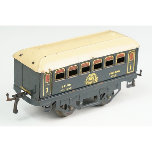 84 - Two boxed French Hornby O gauge Voiture M items of rolling stock (play wear and tatty boxes) plus a ... 