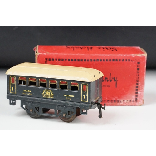 84 - Two boxed French Hornby O gauge Voiture M items of rolling stock (play wear and tatty boxes) plus a ... 