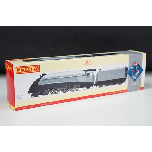 88 - Boxed Hornby OO gauge ltd edn R2965 Class A4 Locomotive 75th Anniversary of The Silver Jubilee Servi... 