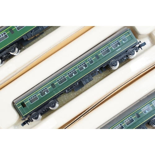 9 - Boxed Graham Farish N gauge No 8143 3 Car 57ft Diesel Motor Unit Class 101 DMBS Motorised TS & DMC B... 