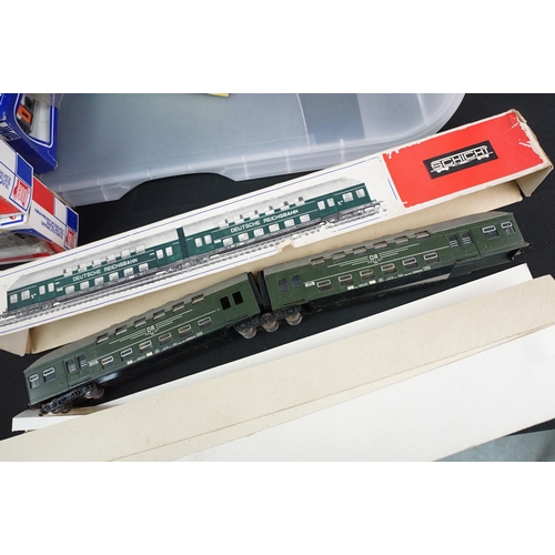 154 - 37 Boxed HO gauge items of rolling stock to include 14 x Piko, 2 x Roco, 5 x Jouef, 7 x Liliput, 4 x... 