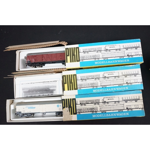 154 - 37 Boxed HO gauge items of rolling stock to include 14 x Piko, 2 x Roco, 5 x Jouef, 7 x Liliput, 4 x... 