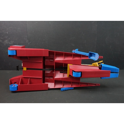 1543 - Boxed Hasbro Visionaries Dagger Assault Darkling Lords vehicle appearing complete with instructions,... 