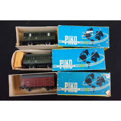 154A - Two boxed HO gauge locomotives to include Roco 4149A and Fleischmann 1379, plus a Jouef SNCF BB 9201... 