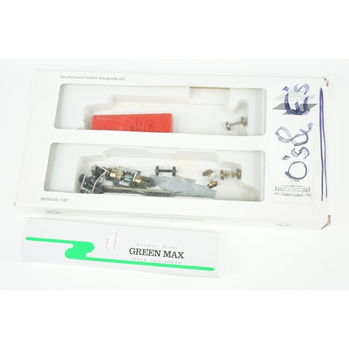 154B - Collection of HO / OO gauge model railway to include 10 x items of rolling stock featuring Triang, b... 