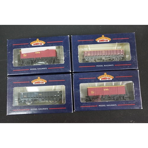 155 - 28 Boxed OO gauge items of rolling stock to include 16 x Bachmann featuring 37-303 Intermodal Bogie ... 