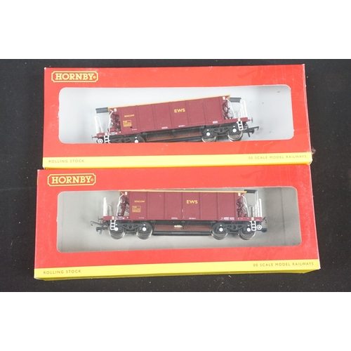 155 - 28 Boxed OO gauge items of rolling stock to include 16 x Bachmann featuring 37-303 Intermodal Bogie ... 