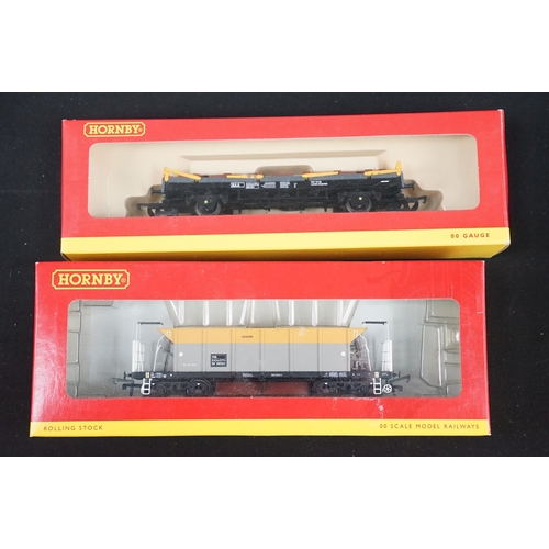 155 - 28 Boxed OO gauge items of rolling stock to include 16 x Bachmann featuring 37-303 Intermodal Bogie ... 