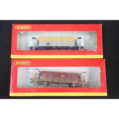 155 - 28 Boxed OO gauge items of rolling stock to include 16 x Bachmann featuring 37-303 Intermodal Bogie ... 