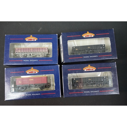 155 - 28 Boxed OO gauge items of rolling stock to include 16 x Bachmann featuring 37-303 Intermodal Bogie ... 