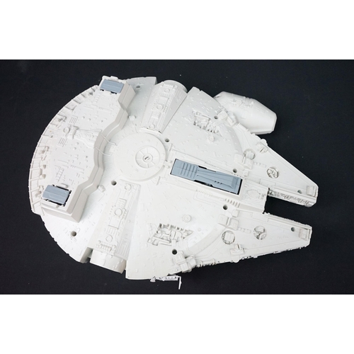 1557 - Star Wars - Boxed original Star Wars Return Of The Jedi Millennium Falcon Vehicle, appearing complet... 