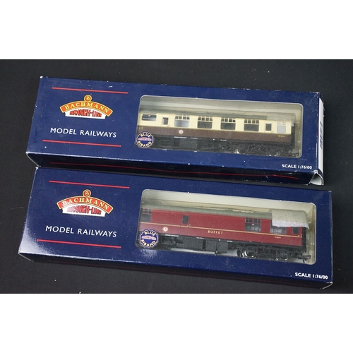 157 - 34 Boxed OO gauge items of rolling stock to include 12 x Bachmann, 6 x Palitoy Mainline, 9 x Dapol, ... 