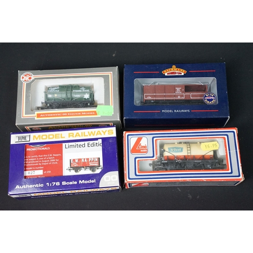 157 - 34 Boxed OO gauge items of rolling stock to include 12 x Bachmann, 6 x Palitoy Mainline, 9 x Dapol, ... 