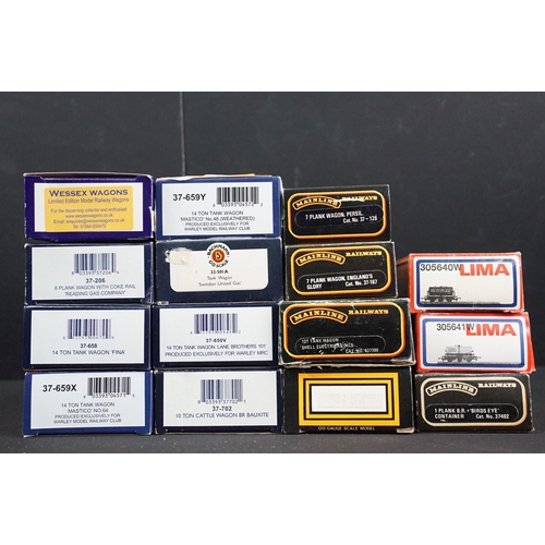 157 - 34 Boxed OO gauge items of rolling stock to include 12 x Bachmann, 6 x Palitoy Mainline, 9 x Dapol, ... 