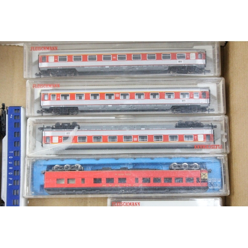 134 - 19 Cased N gauge items of rolling stock to include Rivarossi, Fleischmann and Minitrix, plus 11 x un... 