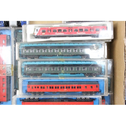 134 - 19 Cased N gauge items of rolling stock to include Rivarossi, Fleischmann and Minitrix, plus 11 x un... 