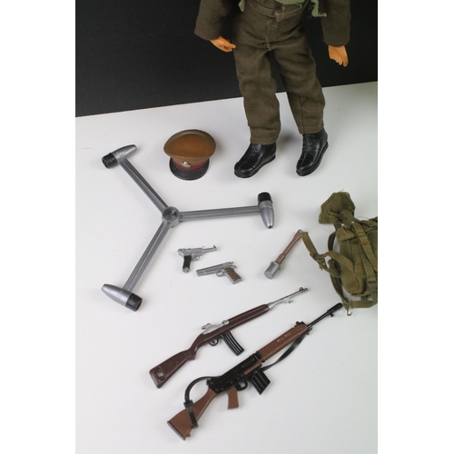 1539 - Action Man - Group of original Palitoy Action Man to include 2 x soldier figures with 1 x box (tatty... 