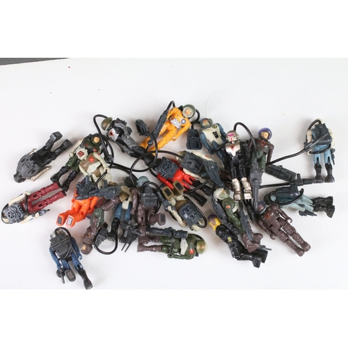 1540 - Collection Coleco Starcom figures / vehicles to include 1 x boxed Shadow Parasite (complete with ins... 