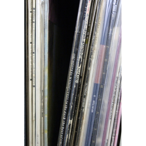 508 - Vinyl - 28 Punk / New Wave LPs to include The Clash, The Jam x 2, The Stranglers x 2 (one with no ou... 