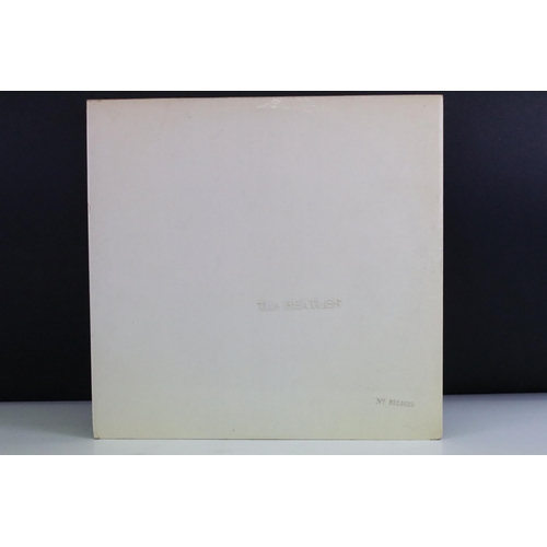 6 - Vinyl - The Beatles White Album (PCS 7067/8) No. 0374635, top opener, stereo, black inners. Ex / Vg