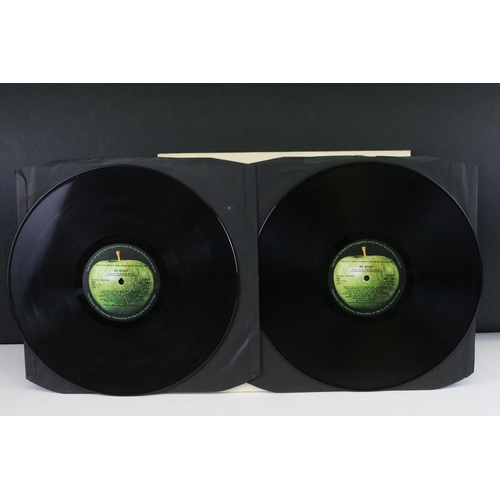 6 - Vinyl - The Beatles White Album (PCS 7067/8) No. 0374635, top opener, stereo, black inners. Ex / Vg