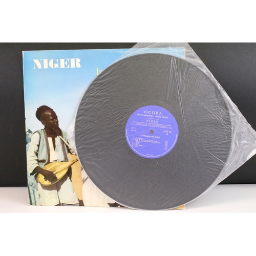 69 - Vinyl - 2 Afrobeat / African LP albums to include: Fela Ransome-Kuti And His Africa '70 – The Best O... 