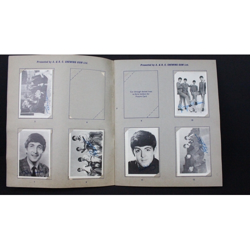 691 - Memorabilia - The Beatles - 33 1964 A+BC Chewing Gum Cards Series 1 in the original A+BC picture car... 