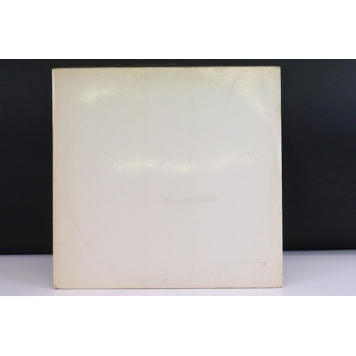 7 - Vinyl - The Beatles White Album (PCS 7067/8) No. 0401923, top opener, stereo, black inners, 3 photos... 