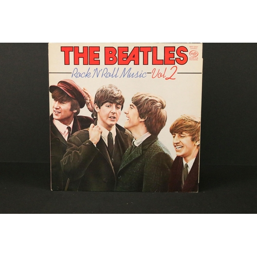 119 - Vinyl - 4 The Beatles & related LPs to include Yellow Submarine (original UK stereo pressing with 2 ... 