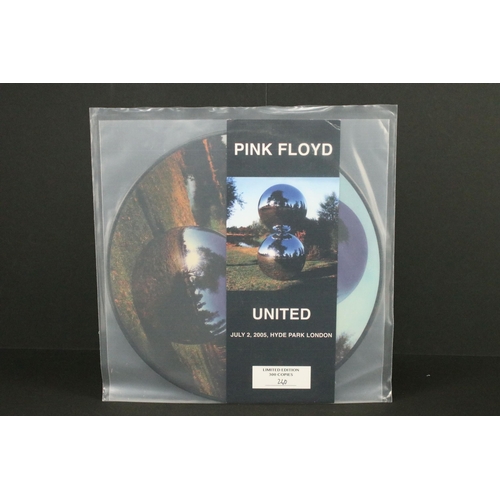 195 - Vinyl - 5 Pink Floyd LP albums to include: Dark Side Of The Moon (A/9 B/8 complete with 2 posters, 2... 