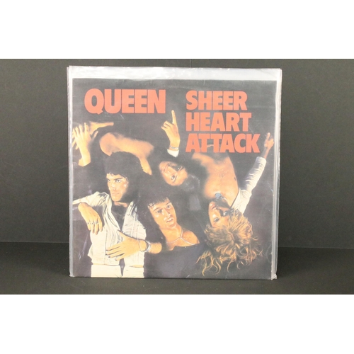 199 - Vinyl - 11 Queen LP albums to include: Queen (3U / 5U matrices), Sheer Heart Attack (3U / 4U matrice... 