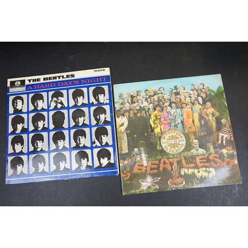 168 - Vinyl - 5 The Beatles LPs to include The White Album (No. 0332570, top opener, stereo, black inners,... 