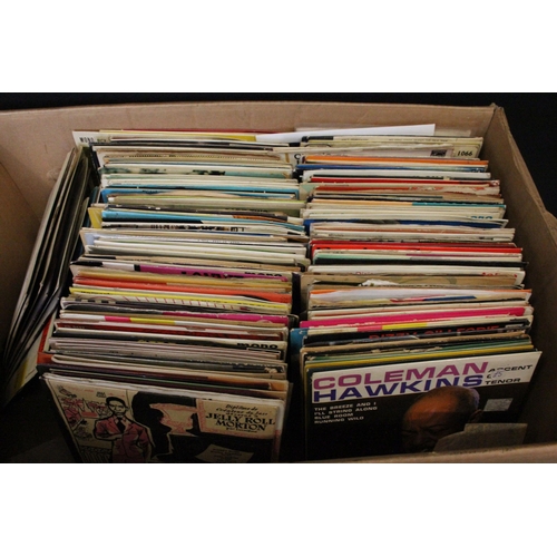 332 - Vinyl - Over 200 mainly Jazz EP’s including foreign pressing and labels such as Tempo, Vogue and Esq... 