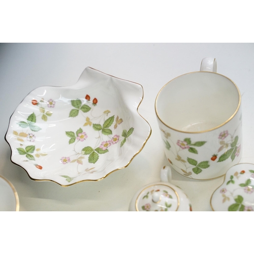 38 - Wedgwood 'Wild Strawberry' Bone China mixed items to include trinket box, bulb vases, cup, vase, can... 