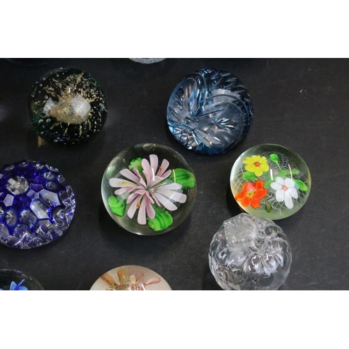 61 - Selection of glass paperweights in various sizes and shapes (20 total)