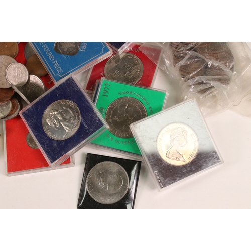 201 - A collection of mainly United Kingdom coins to include uncirculated, year sets, commemorative crowns... 