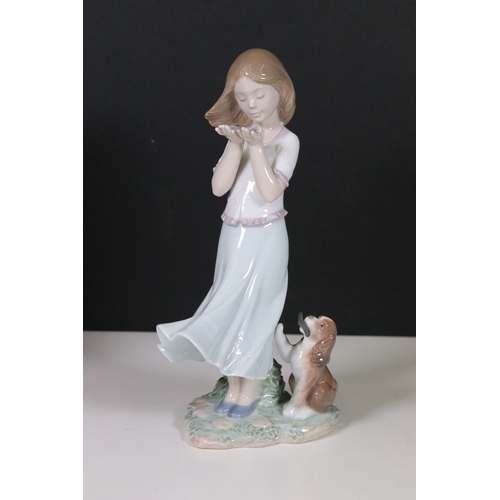 106 - Collection of Llladro and Nao figurines to include Lladro 2000 event figurine 6741, girl with mirror... 