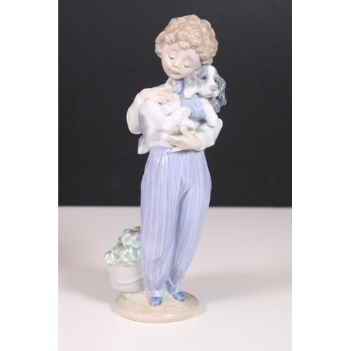 122 - Collection of Lladro and Nao dog related figurines to include 5401, Collectors Society 1989, 7612 5t... 