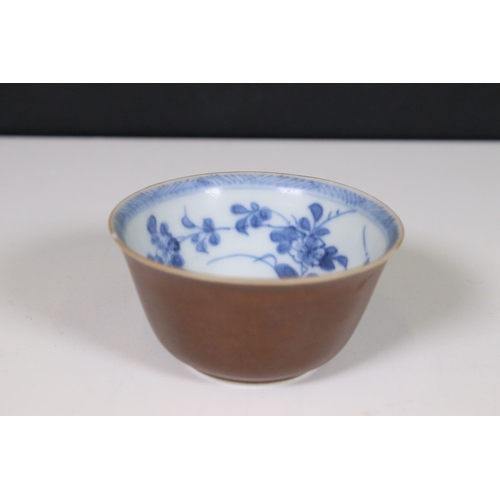 217 - An antique Chinese blue & white dish and tea bowl, recovered from a shipwreck, dates to c.1725.