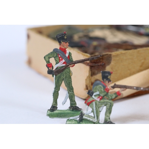 226 - A collection of vintage flat tin toy soldiers to include infantry, bandsmen and cavalry examples, co... 