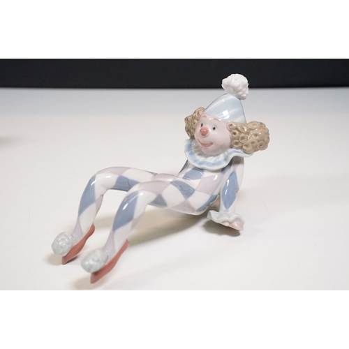 41A - Quantity of Lladro clowns in various poses to include 1500, signed to base, 5813, 7686, 5278 and Nao... 