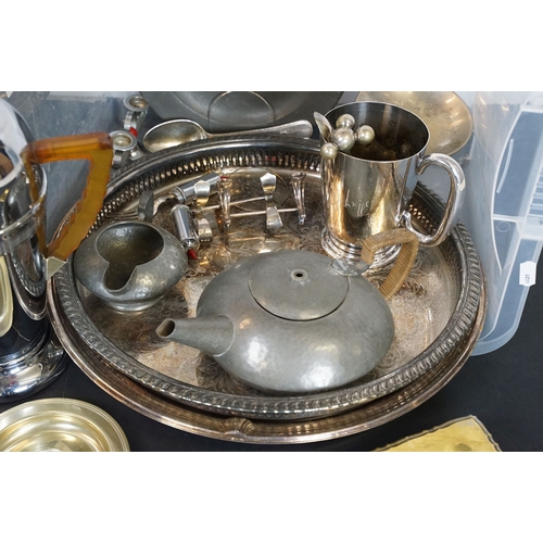 472 - Collection of metal ware to include coffee pot, tankard, large silver plated galleried trays, boxed ... 