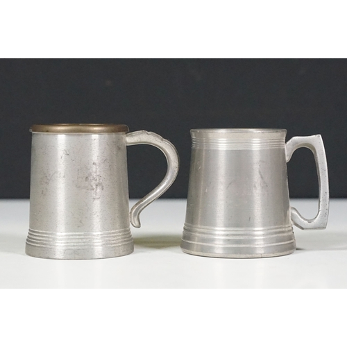 484 - Selection of tankards to include silver plate, pewter, ceramic and glass examples, Arthur Price, Vin... 