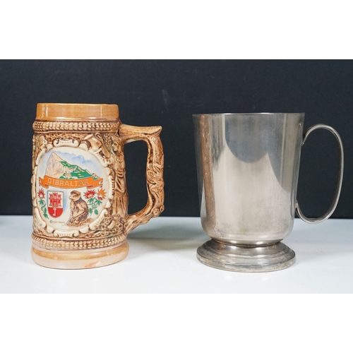 484 - Selection of tankards to include silver plate, pewter, ceramic and glass examples, Arthur Price, Vin... 