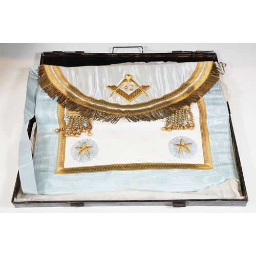 498 - Assortment of items to include Freemasons apron with case, Royal Academy of Arts Archway replica mod... 