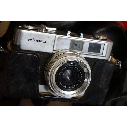 506 - Quantity of cameras to include Minolta AL/F range finder, Pentax K100 with 50mm/f2 35mm SLR, Olympus... 