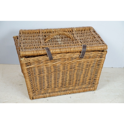 514 - Fortnum & Mason wicker picnic basket, 29cm high x 45cm wide