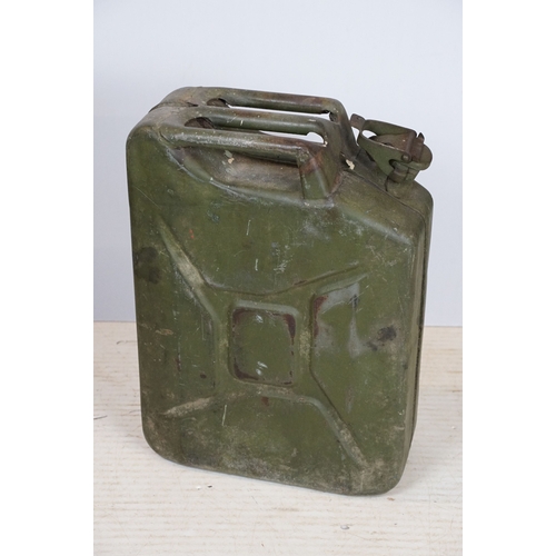 515 - 1967 vintage petrol fuel Jerry can, H 47cm